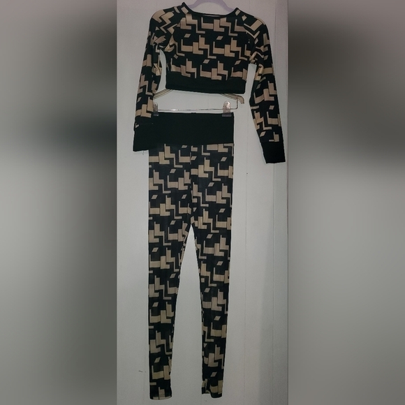NWT Crop Top & Stretchy sheer mesh Pant Set - Picture 6 of 6
